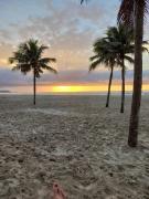 Apto completo na praia Ocian!!