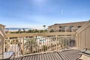Beachfront Condo with Pool Access in Hilton Head!