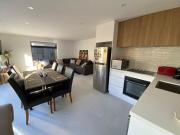 Beautiful New Holiday Place 5 Mins To Beach With Kitchen And Office Nook