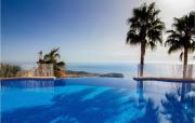 Awesome Apartment In Cumbre Del Sol With Wifi, Outdoor Swimming Pool And Swimming Pool