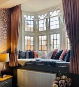 THE MOST CENTRAL Apartment in Canterbury Stunning Interiors, fully equipped, City Views and Free WiFi!