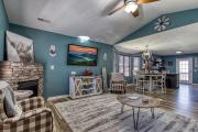 The Mason Jar, Hot Tub, WIFI, 560 FREE tickets each paid day