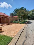 Bottle Brush Place WITH SOLAR