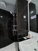 Top Batu Merah