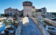 Beautiful Apartment In Kastel Gomilica With 2 Bedrooms, Wifi And Outdoor Swimming Pool