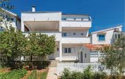 Stunning Apartment In Vodice With 4 Bedrooms And Wifi