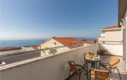 Two Bedroom Apartment Makarska with Sea View 06
