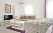 Nice Apartment In Vrsi-mulo With 1 Bedrooms And Wifi