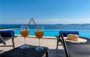 Two-Bedroom Holiday Home In Mokalo