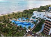 Apartamento a beira-mar com piscina