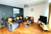 Milton House - Entire 3Bed House FREE WIFI & 4 FREE PARKING Spaces Serviced Accommodation Newcastle UK