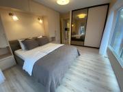 Sunny apartment, 5min to the sea. Parking. Self check in.