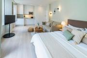 Córdoba Home Center Suites - Free parking for VW Golf or similar