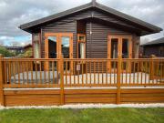 Mandarin Lodge with Hot Tub Mandarin Lodge with Hot Tub