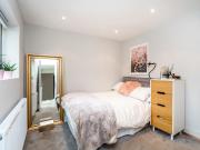 Stylish 2-Bed Flat with Private Garden in Crouch End - Pass the Keys