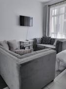 Delightful Studio,Racecourse Gardens Apt with pool