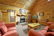 Beautiful 2 Bed Cabin with Hot Tub and Resort Pool