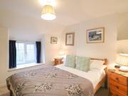 Top Burton Bradstock