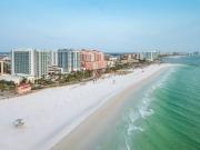 NEW Beach Condo 5 min walk to the Beach Sleeps 9