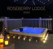 Roseberry Lodge with Hot Tub