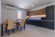 Top Cres