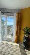 APARTAMENT ELEGANCE YELLOW w Lets Sea