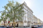 Central Kensington apartment