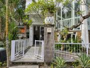 Beach House Canggu - 150m Berawa beach