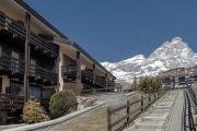HelloCHALET - Ski to door Apartment with big terrace overlooking skiruns