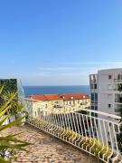 Studio terrasse vue mer à 1min de la plage et tram