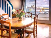 Duplex 5 pièces avec balcon à 30m de la plage - 7 couchages, acceptant animaux, wifi et parking - FR-1-349-114