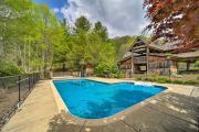 Mars Hill Cabin with Pool Table about 2 Mi to Wolf Ridge