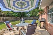 Modern Gulf Breeze Getaway Patio, Near Beach