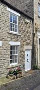 16th Century 1 Bedroom Cottage (adjacent 10th Century Richmond Castle) 16th Century 1 Bedroom Cottage (adjacent 10th Century Richmond Castle)