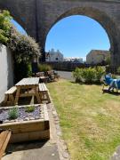 Top Lower Largo
