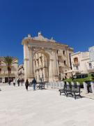 Top Noto