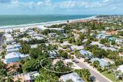 Sea La Vie: 1.5 Blocks to Beach, Pool, Tropical Backyard & Pool by Anna Maria Life Vacation Rentals