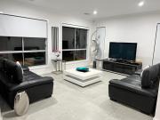 Gungahlin Luxe 5 Bedroom 2 Storey Home with Views Canberra