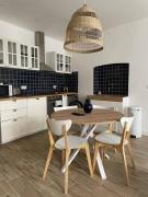 Cassis centre, superbe appartement neuf, 50m port. Cassis centre, superbe appartement neuf, 50m port.