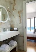 Top Himare
