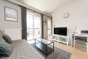 Main Trainstation one bedroom AC p4you pl