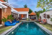 Villa Kamboja Premium walk to double six Beach - enclosed living room with AC