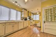 Charming Detroit Abode with Meditation Space!