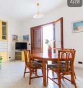 Villa Ciuri di fronte al mare