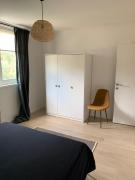 A cosy renovated one bedroom appartement with parking space and near the sea and the historical city center