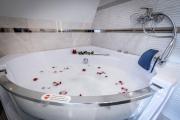 Gąsienica Collection - Apartament Queen z Jacuzzi 1