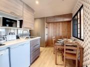 Charmant 2 Pièces Rénové, Proche Pistes, Balcon, Parking Extérieur - FR-1-344-687