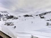 Studio lumineux, balcon orienté sud, au pied des pistes - FR-1-267-218