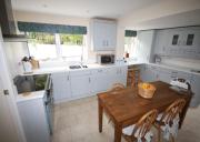 Detached House 2 Bed Sleeps 4 Parking