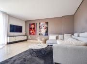 Penthouse with sea views in Nueva Andalucía